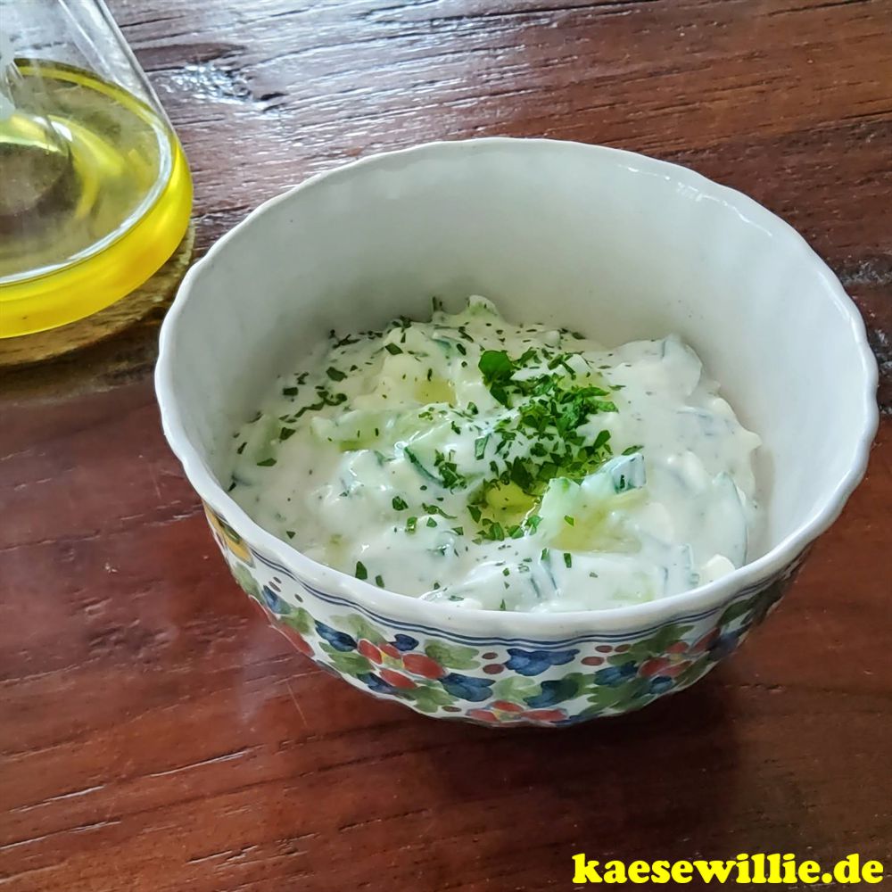 Feta-Gurken-Dip mit Joghurt