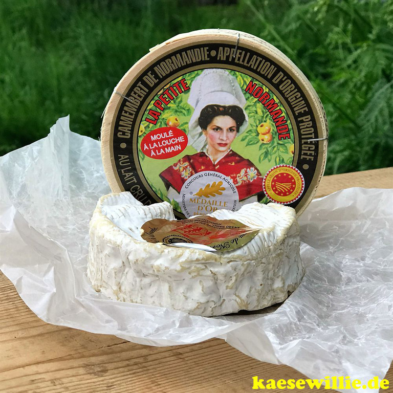 KseWillie:Produktbild-Camembert de Normandie-Frankreich-Rohmilch
