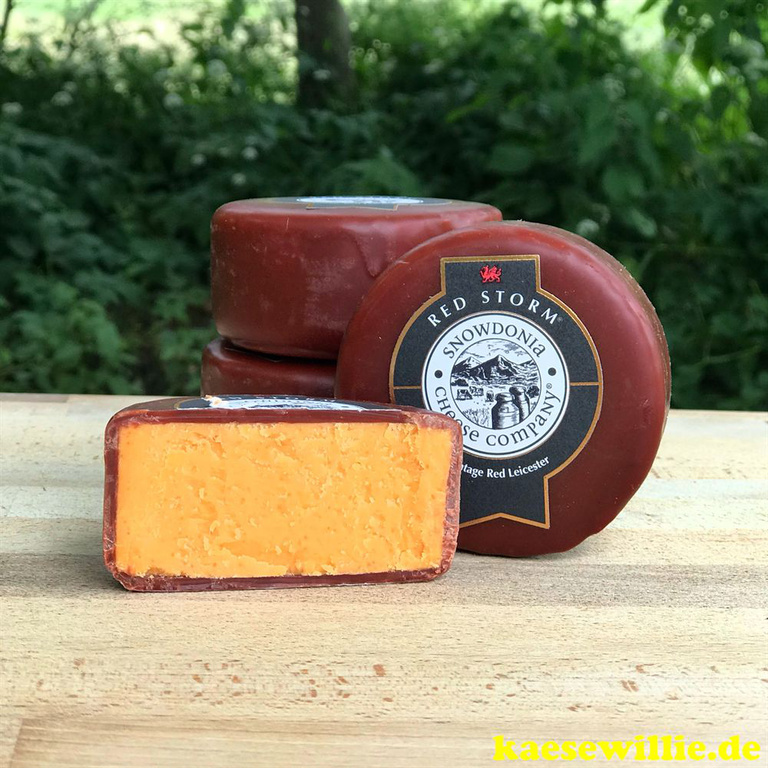 KäseWillie:Produktbild-Cheddar Red Storm-Red Leicester-KäsereiSnowdonia Cheese Company®,-UK